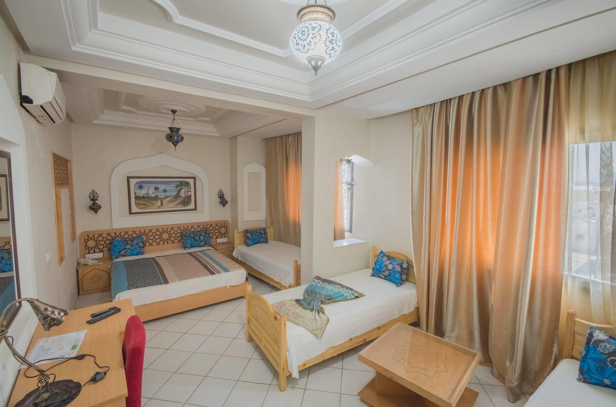 Hotel Saheb Ettabaa Tunisz Kültér fotó