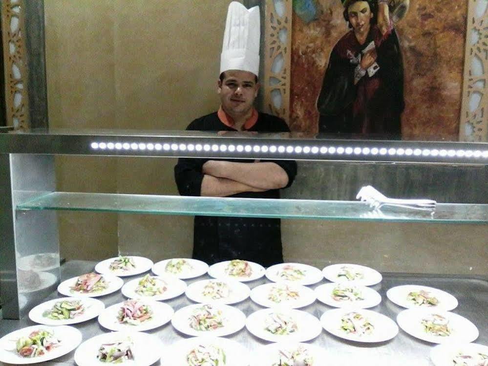 Hotel Saheb Ettabaa Tunisz Kültér fotó